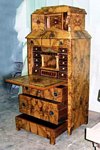 armoire and vitrin